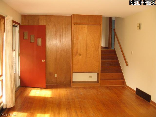 361 Abbyshire Road Akron, OH 44319 - Photo 9 of 25 LR TO UPPER STAIRS