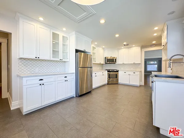 $5,620 | 922 West Kensington Road, Los Angeles, CA 90026