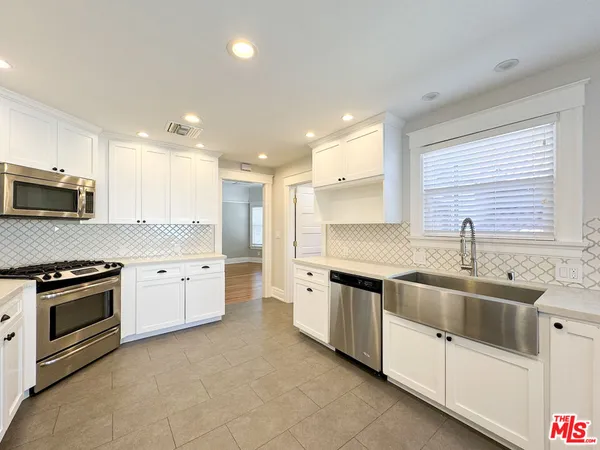 $5,620 | 922 West Kensington Road, Los Angeles, CA 90026