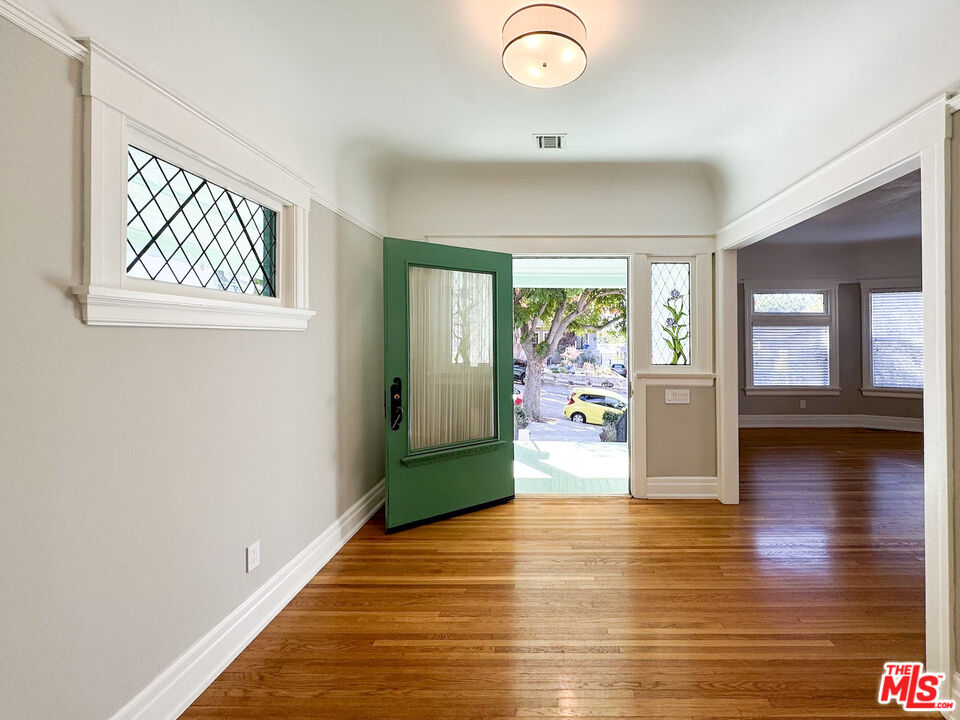 922 West Kensington Road Los Angeles, CA 90026 - Photo 16 of 34