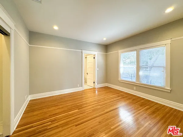 $5,620 | 922 West Kensington Road, Los Angeles, CA 90026