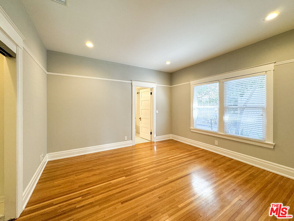 922 West Kensington Road Los Angeles, CA 90026 - Photo 17 of 34