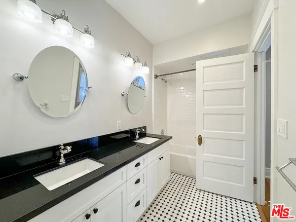 $5,620 | 922 West Kensington Road, Los Angeles, CA 90026