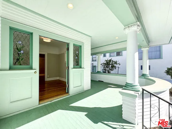 $5,620 | 922 West Kensington Road, Los Angeles, CA 90026