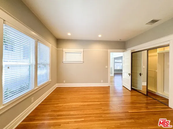 $5,620 | 922 West Kensington Road, Los Angeles, CA 90026