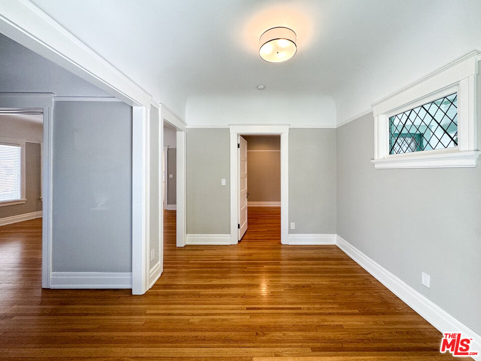 922 West Kensington Road Los Angeles, CA 90026 - Photo 3 of 34