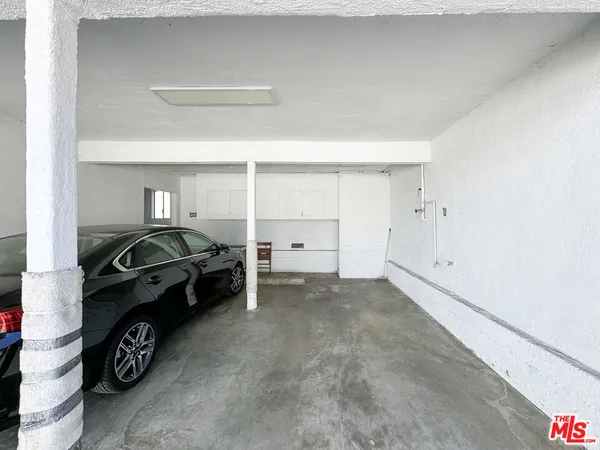 $5,620 | 922 West Kensington Road, Los Angeles, CA 90026