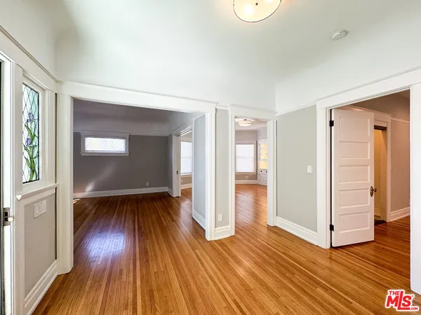 $5,620 | 922 West Kensington Road, Los Angeles, CA 90026