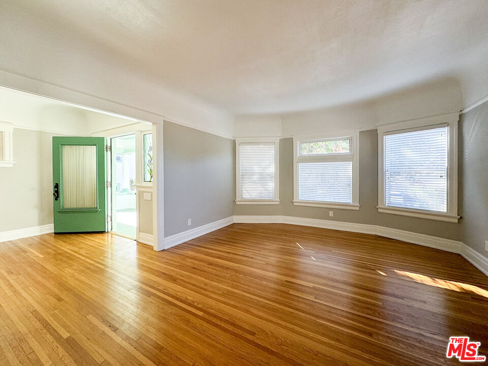 922 West Kensington Road Los Angeles, CA 90026 - Photo 5 of 34