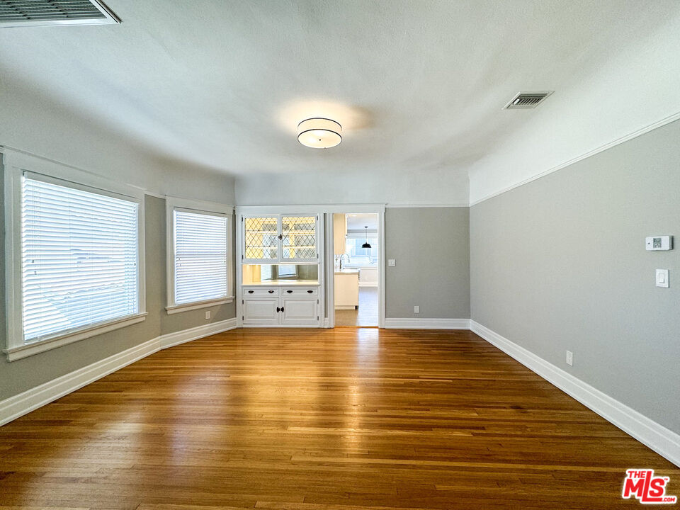 922 West Kensington Road Los Angeles, CA 90026 - Photo 8 of 34