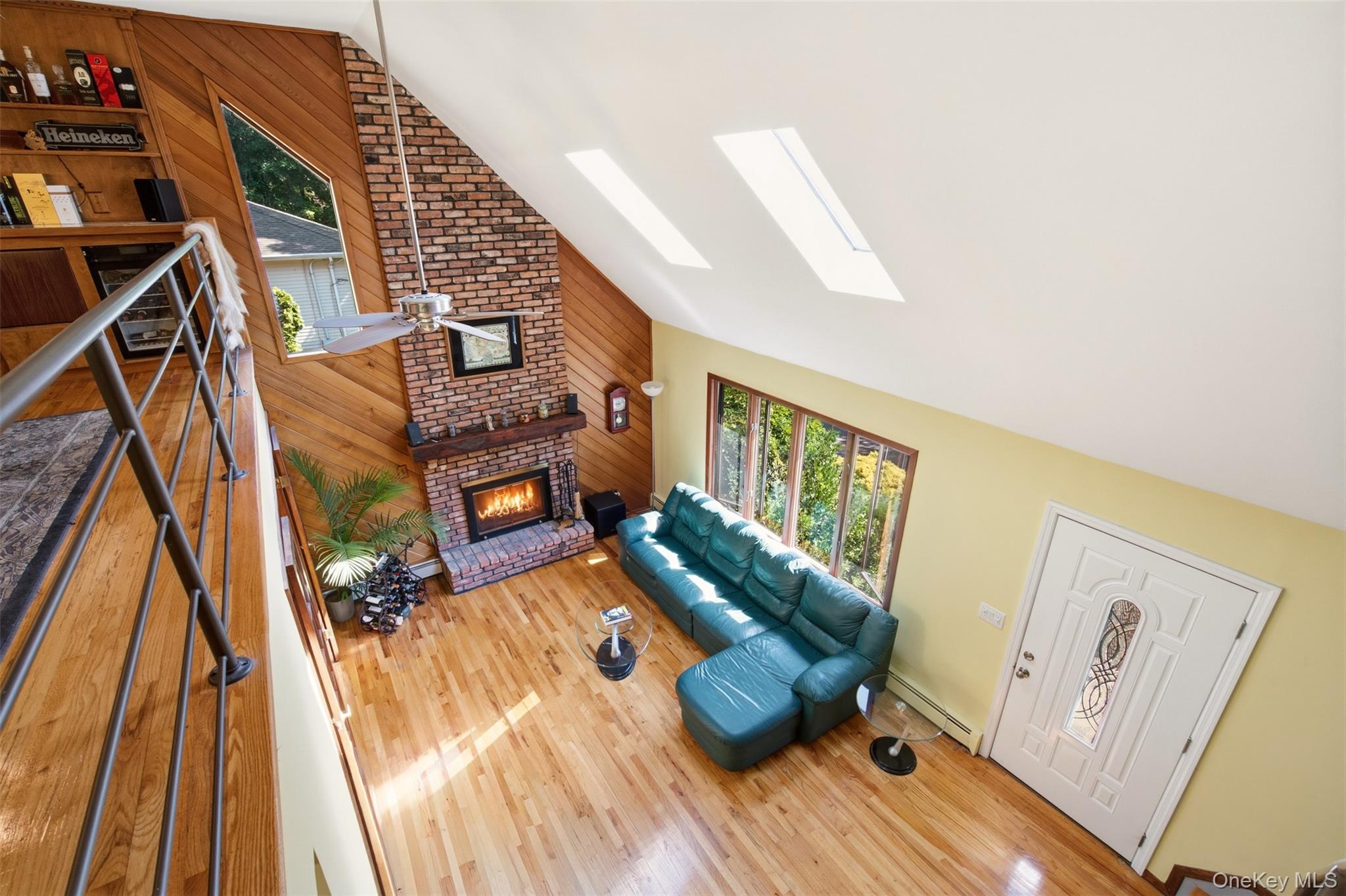 29 Vineyard Road Huntington, NY 11743 - Photo 17 of 35
