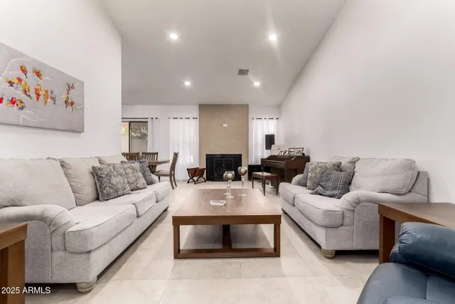 $624,999 | 13613 South 37th Street, Phoenix, AZ 85044