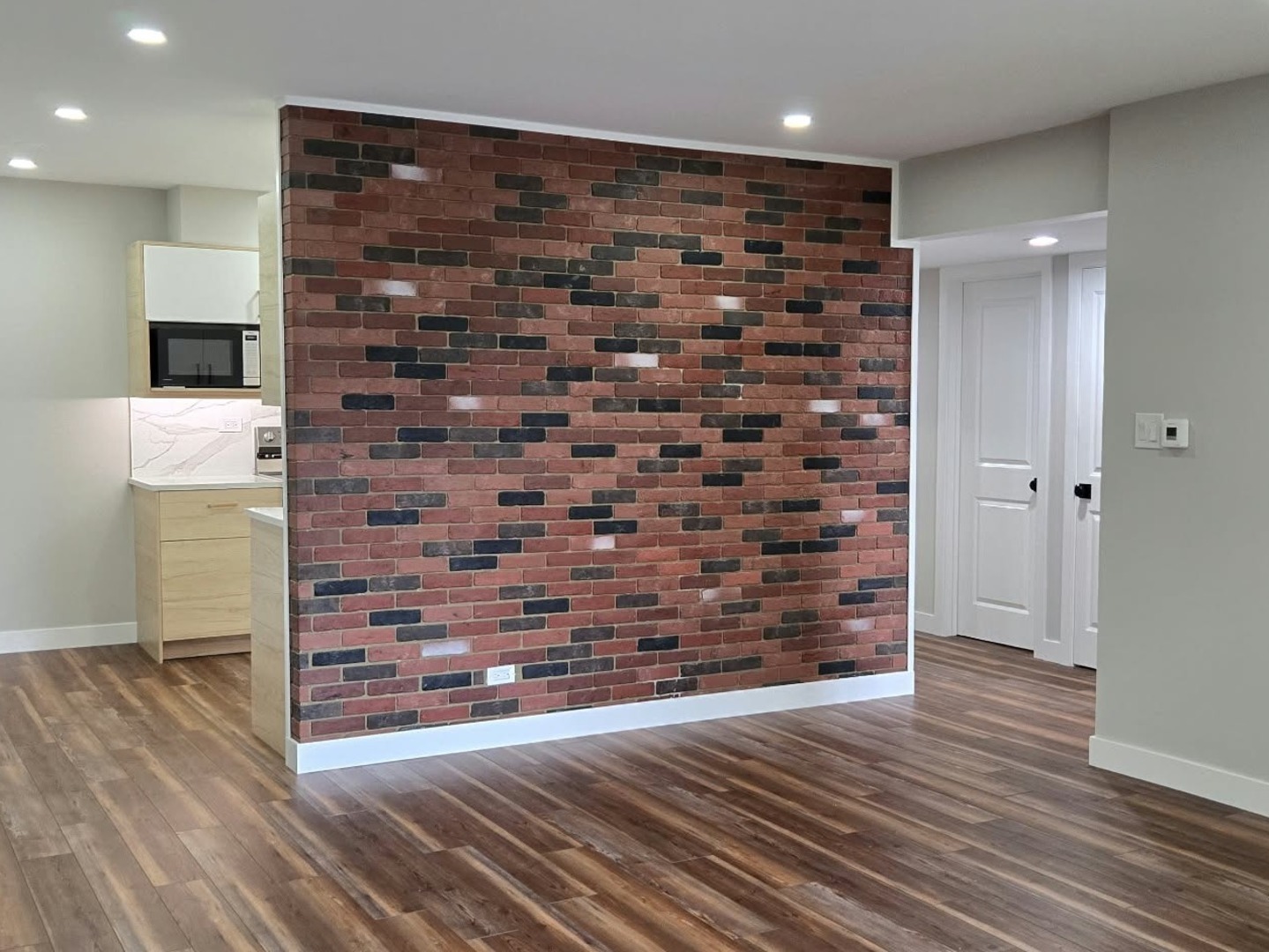 601 West Huntington Commons Road, Unit 313 Mount Prospect, IL 60056 - Photo 6 of 22 Gallery Image 6