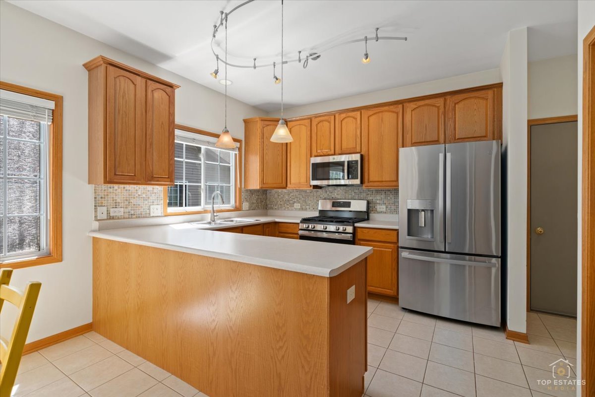 1308 Dancing Bear Lane Elgin, IL 60120 - Photo 6 of 22