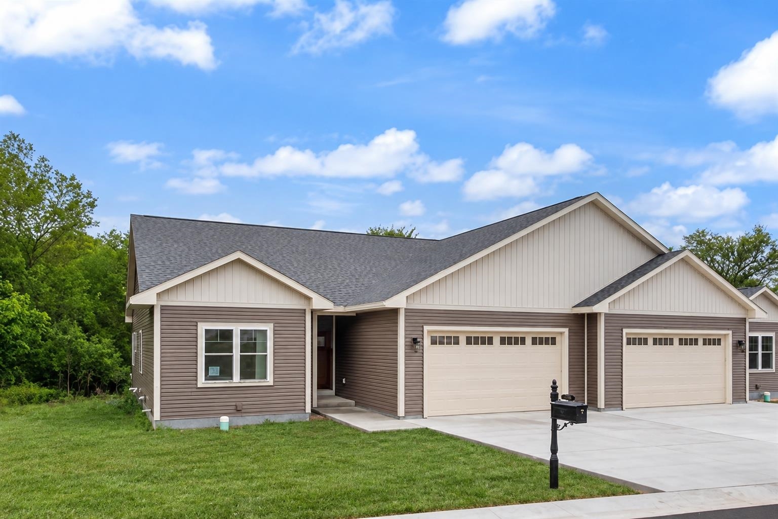 742 Kensington Ripon, WI 54971 - Photo 3 of 51 Gallery Image 3