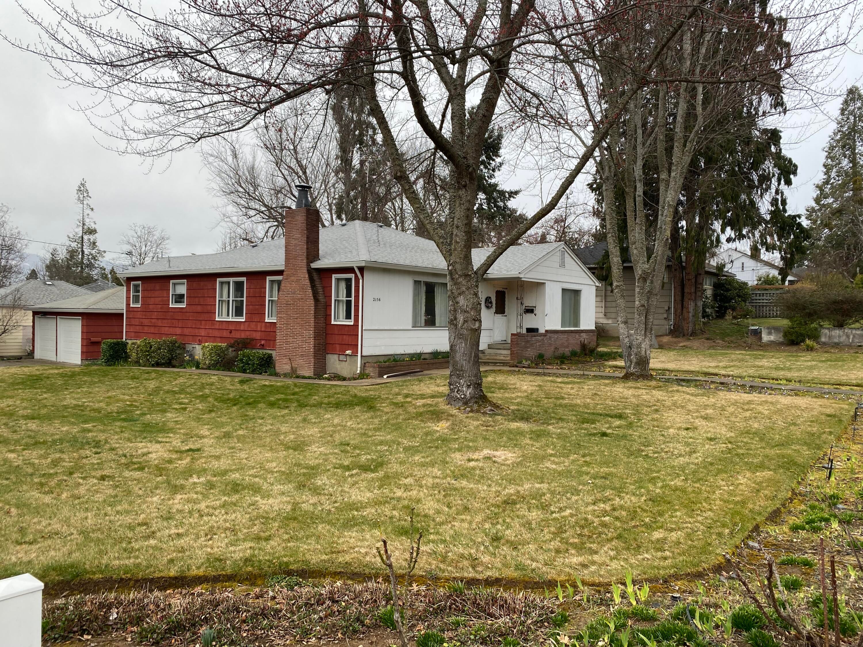 2156 Hillcrest Road Medford, OR 97504 - Photo 1 of 1 Front of Home