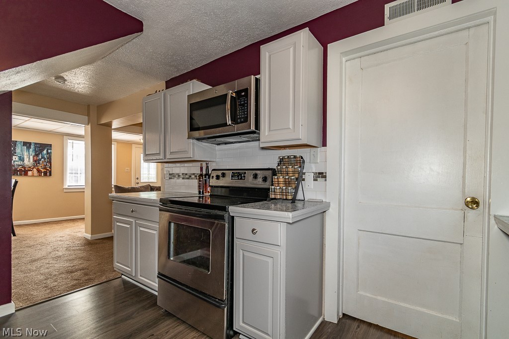 30017 Regent Road Wickliffe, OH 44092 - Photo 11 of 34 Gallery Image 11