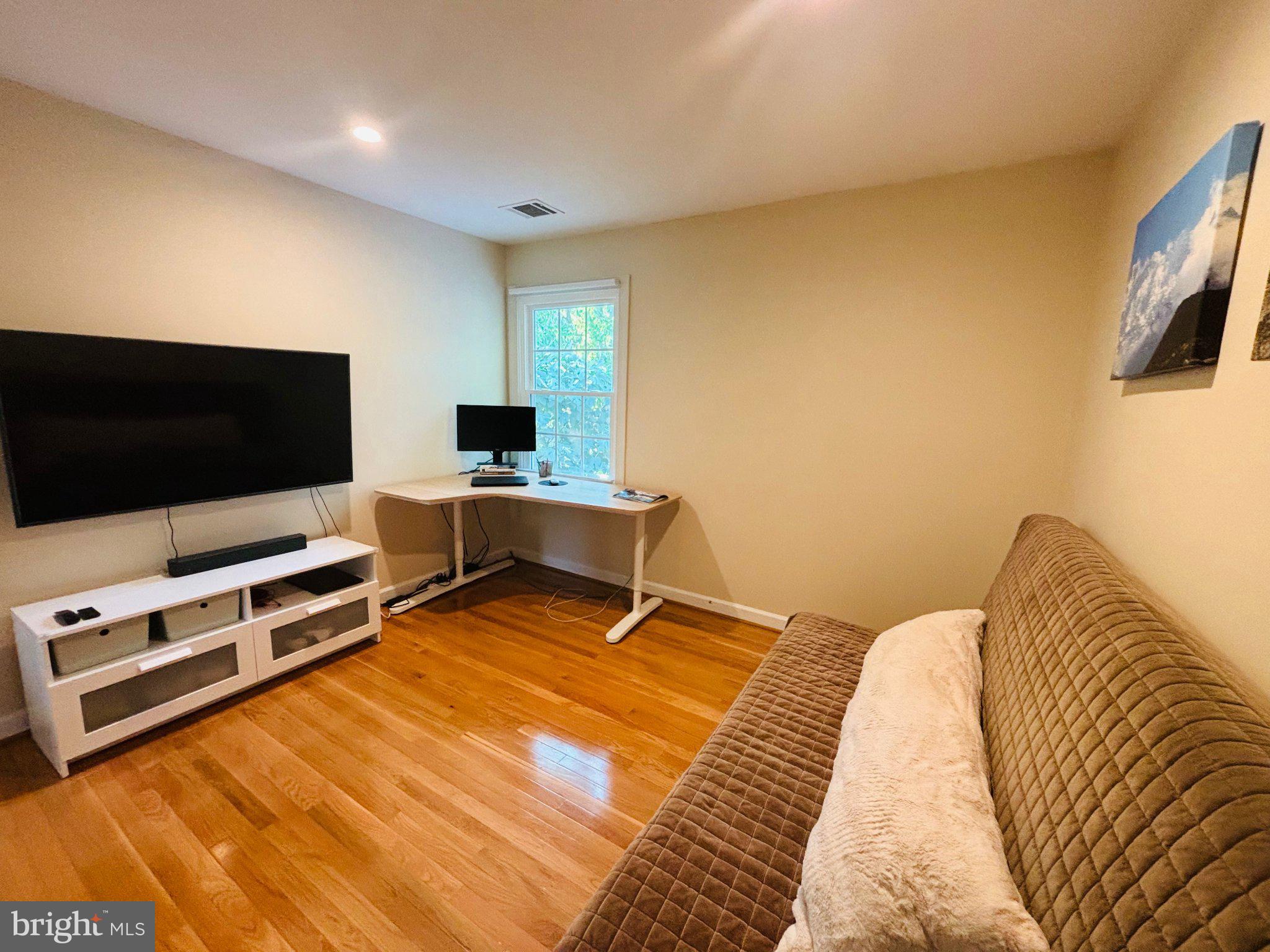 2062 Madrillon Road Vienna, VA 22182 - Photo 26 of 49 Gallery Image 26