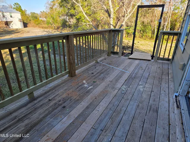 $1,950 | 412 Robert Street, Waveland, MS 39576