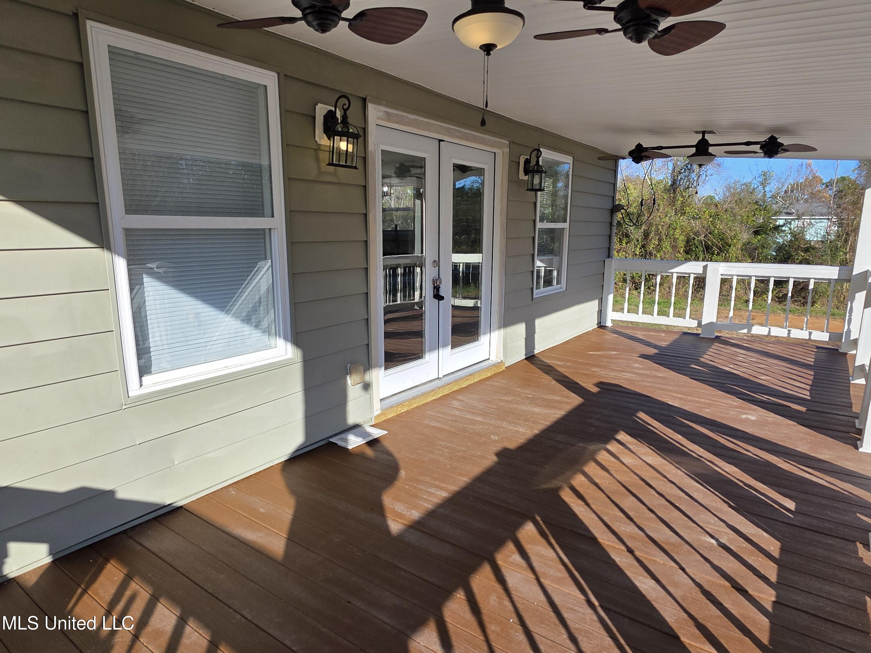 412 Robert Street Waveland, MS 39576 - Photo 3 of 22 1000011375