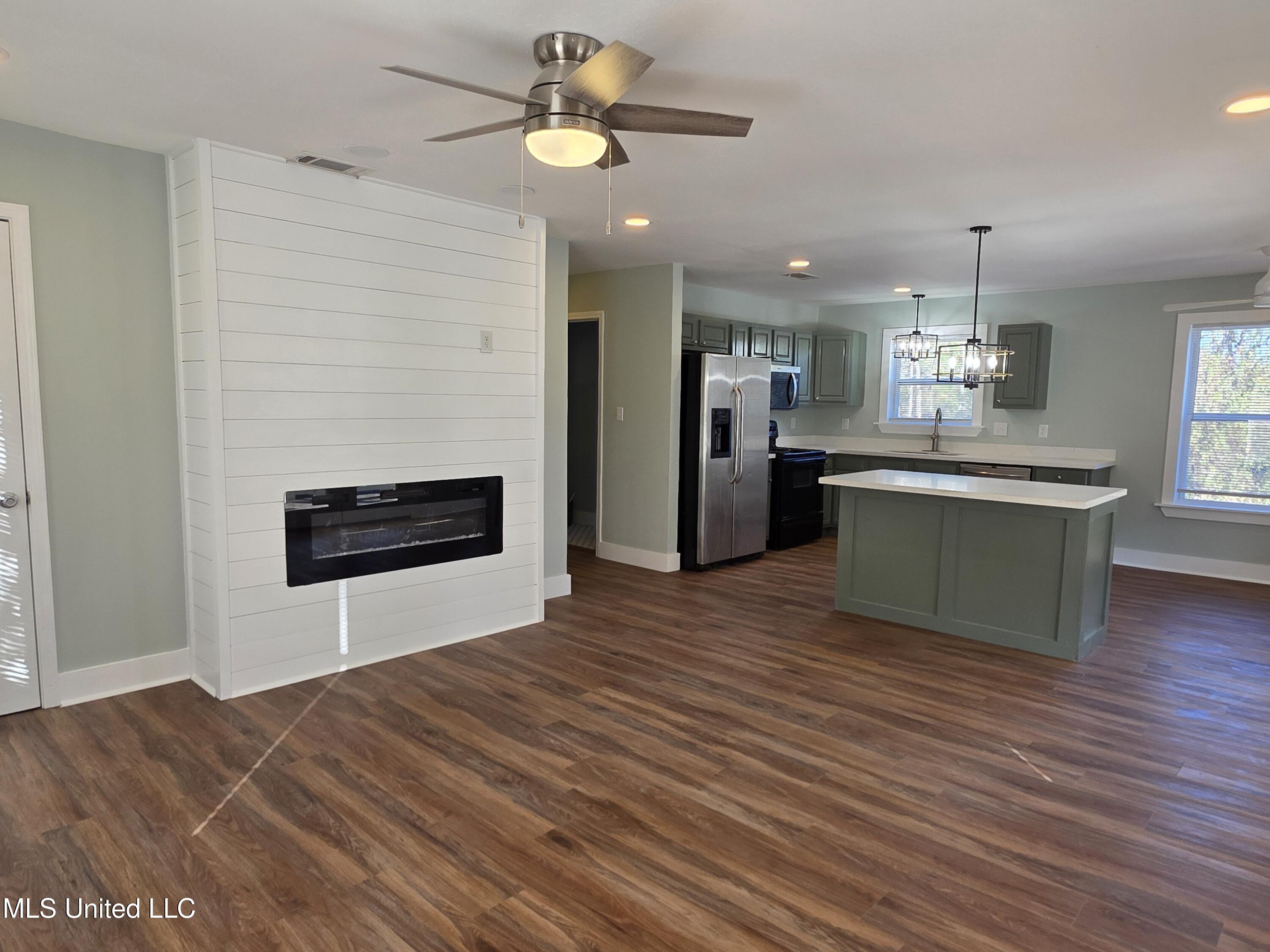 412 Robert Street Waveland, MS 39576 - Photo 6 of 22 1000011373