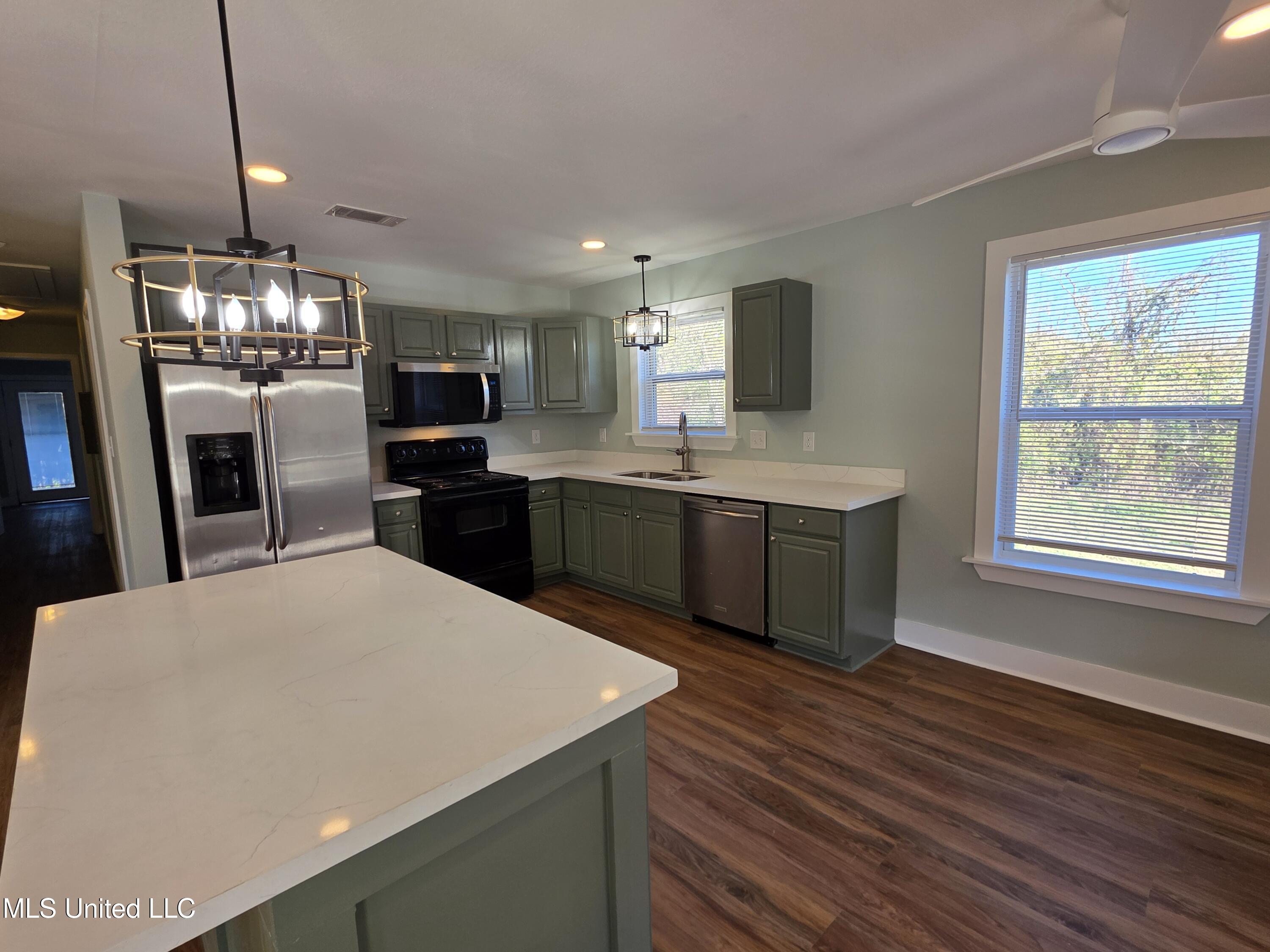 412 Robert Street Waveland, MS 39576 - Photo 7 of 22 1000011364