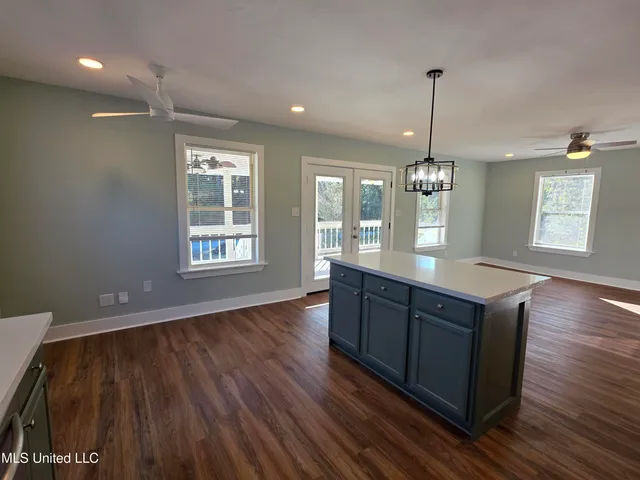 $1,950 | 412 Robert Street, Waveland, MS 39576