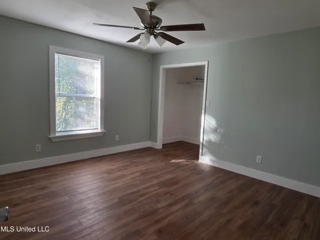 $1,950 | 412 Robert Street, Waveland, MS 39576