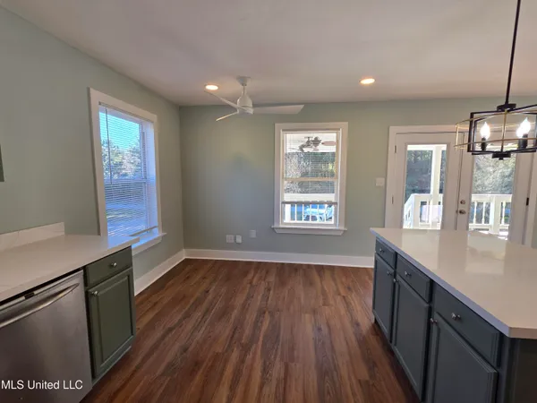 $1,650 | 412 Robert Street, Waveland, MS 39576