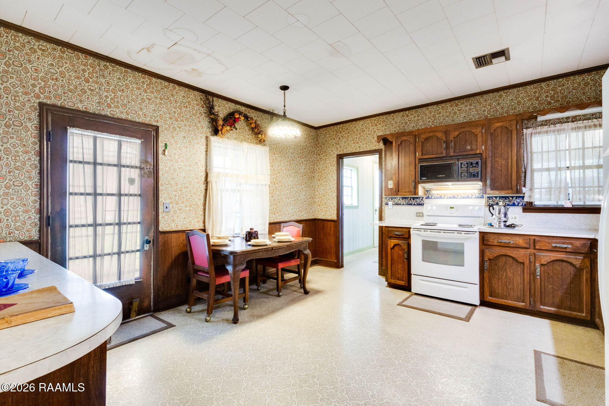 7769 Grand Prairie Road Ville Platte, LA 70586 - Photo 4 of 34 3-web-or-mls-7769 Grand Prairie Hwy-2