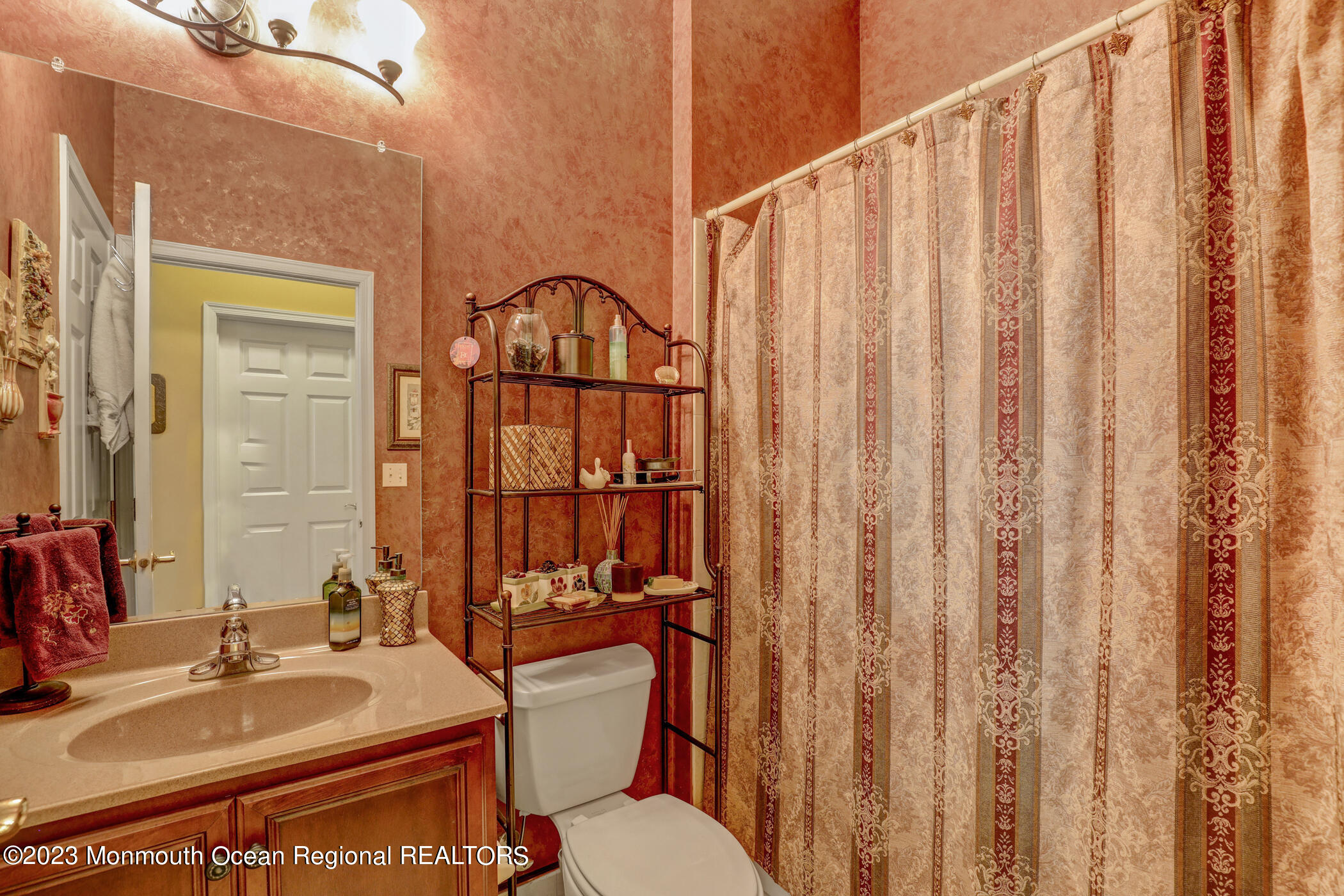 16 Muirfield Road Jackson, NJ 08527 - Photo 25 of 39 25 - Bathroom