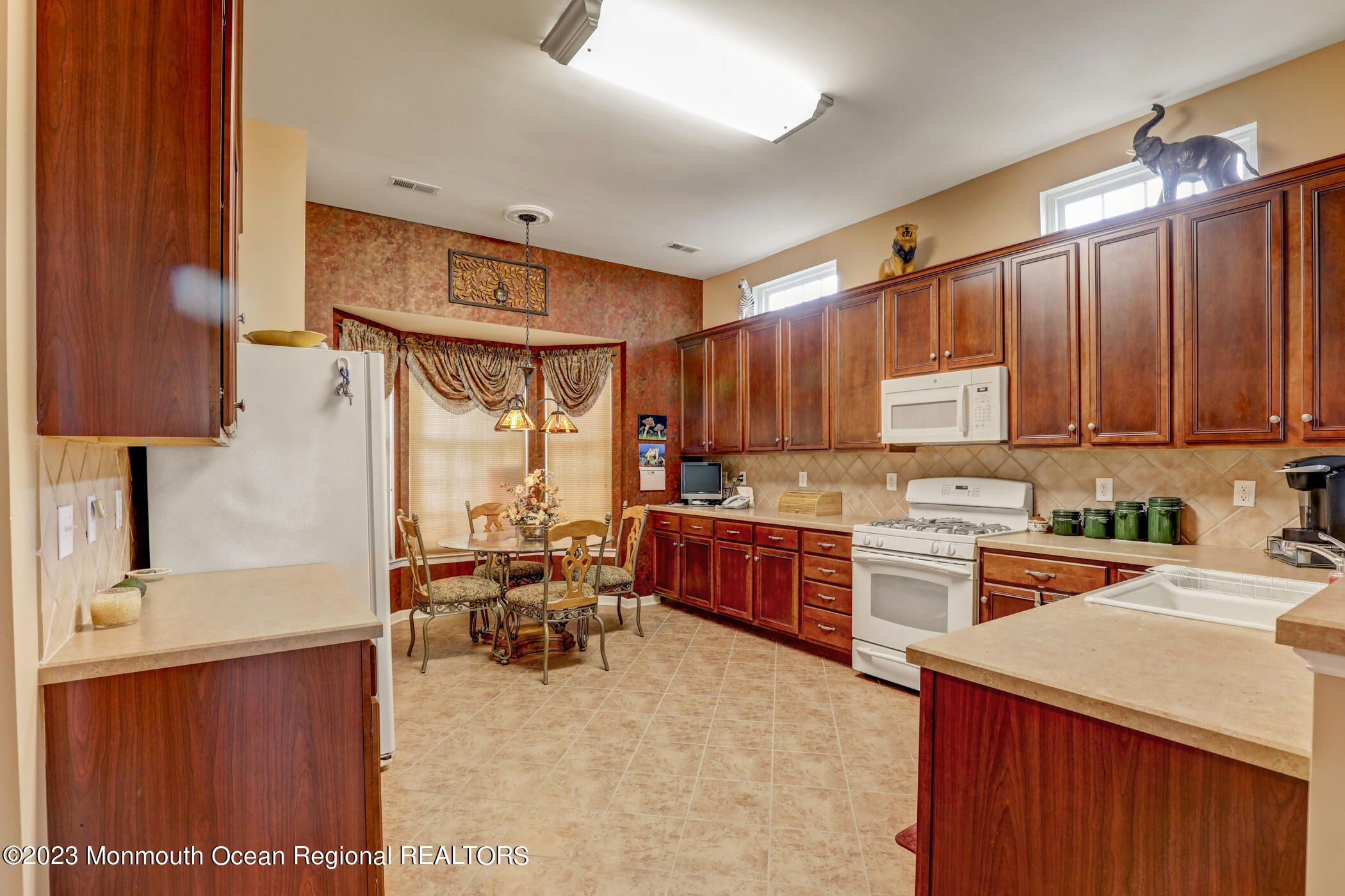 16 Muirfield Road Jackson, NJ 08527 - Photo 8 of 39 8 - Kitchen