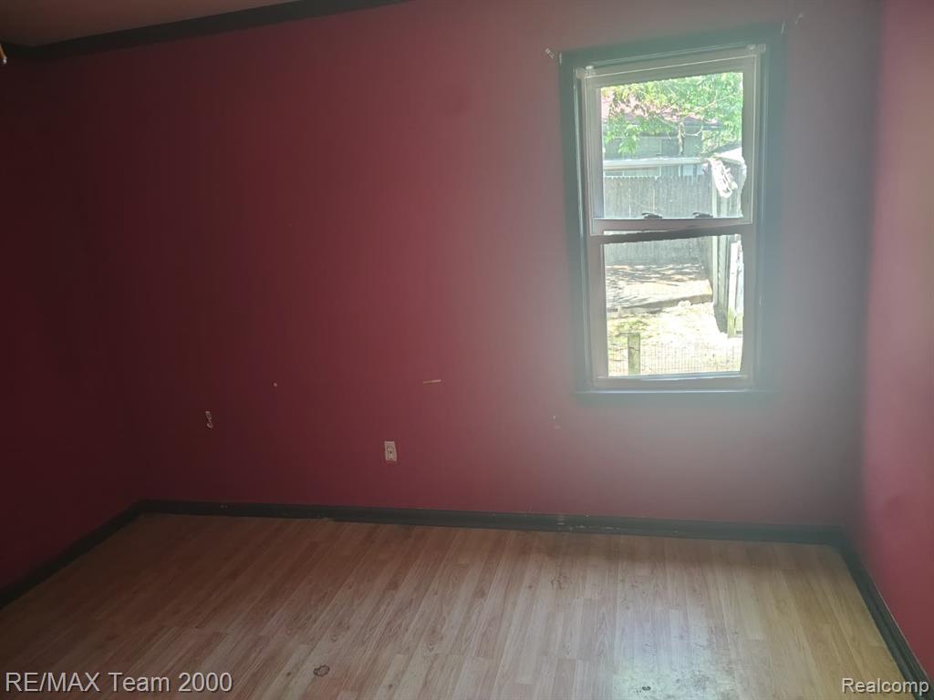 24806 Frisbee Street Detroit, MI 48219 - Photo 15 of 34
