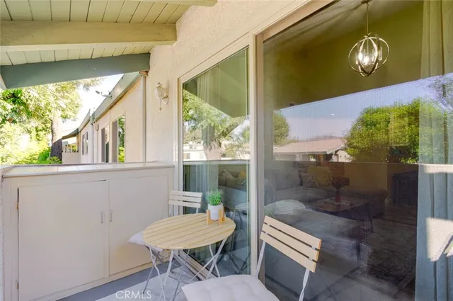 $400,000 | 10636 Woodley Avenue, Unit 54, Granada Hills, CA 91344