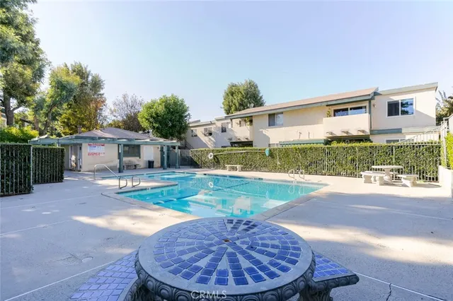 $400,000 | 10636 Woodley Avenue, Unit 54, Granada Hills, CA 91344