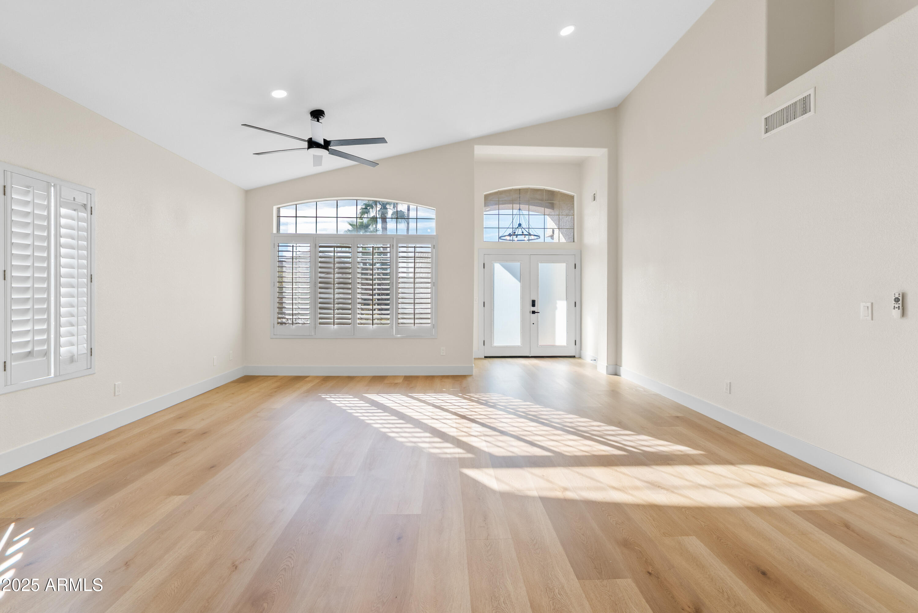 386 West Pecan Place Tempe, AZ 85284 - Photo 3 of 24 02-DSC01719