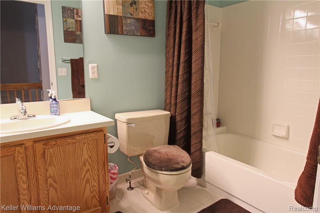 22108 Edgewater Novi, MI 48375 - Photo 13 of 16 IMG_2815.JPG