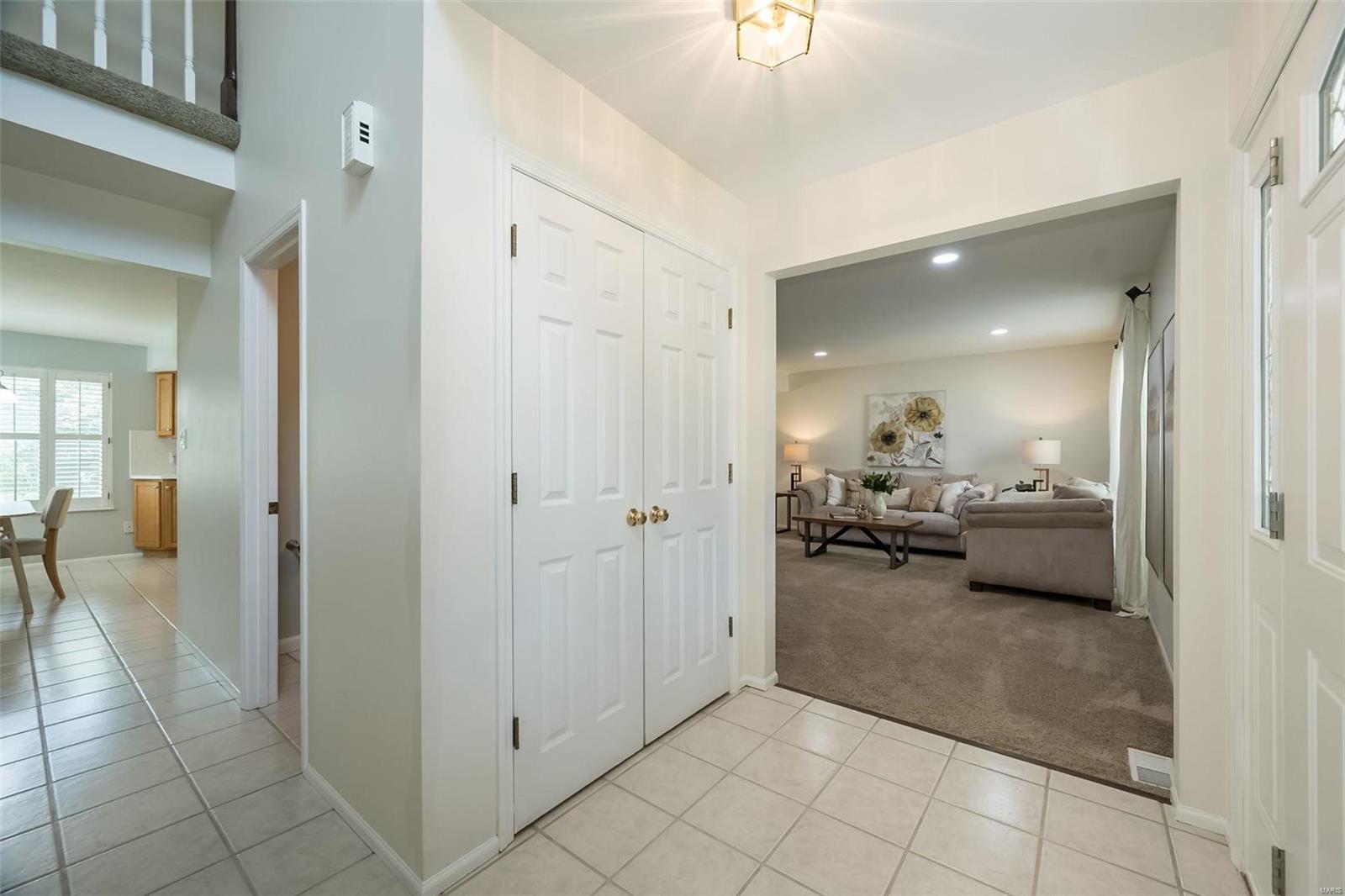 732 Eagle Brooke Drive Ballwin, MO 63021 - Photo 2 of 30