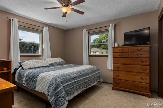 $123,000 | 120 North Henderson Street, Virden, IL 62690