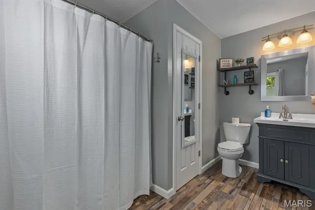 $123,000 | 120 North Henderson Street, Virden, IL 62690