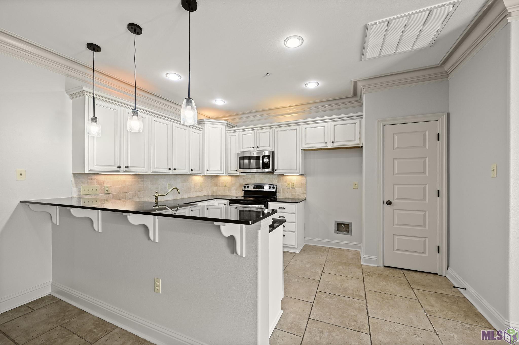 14155 Highway 73, Unit 30 Prairieville, LA 70769 - Photo 7 of 27 Kitchen