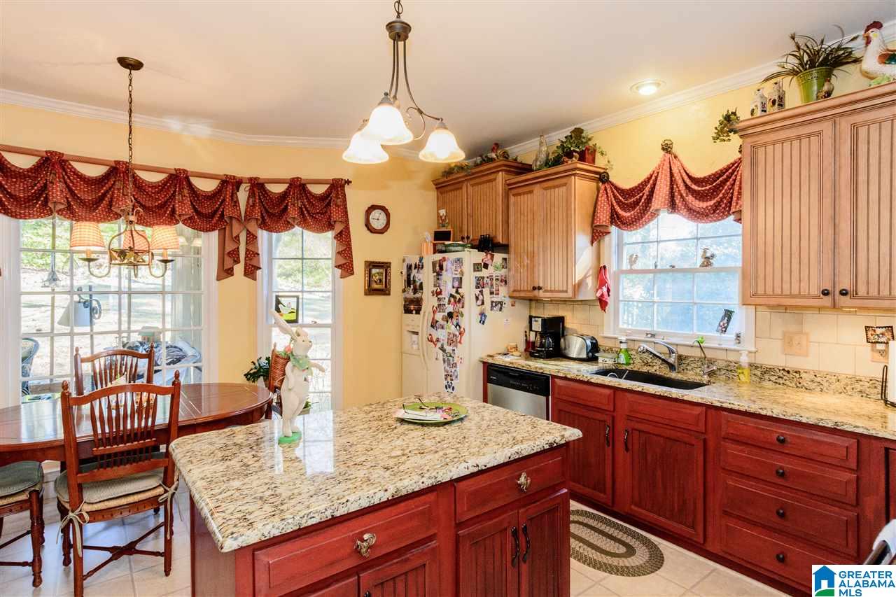 102 Colonial Circle Alabaster, AL 35007 - Photo 10 of 36