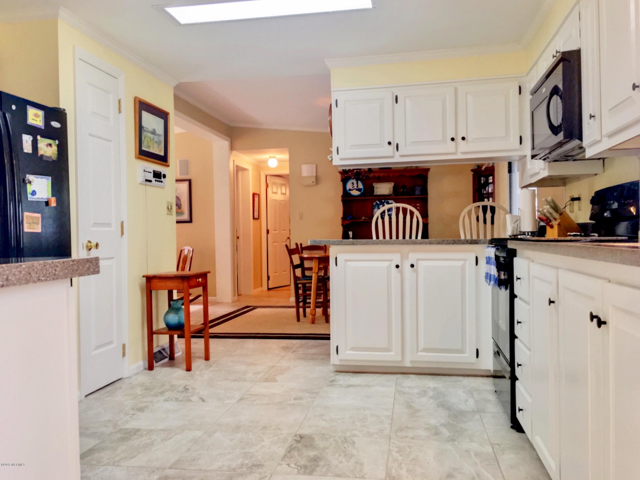 407 Quartermaster Court Hampstead, NC 28443 - Photo 21 of 25 Kitchen 1