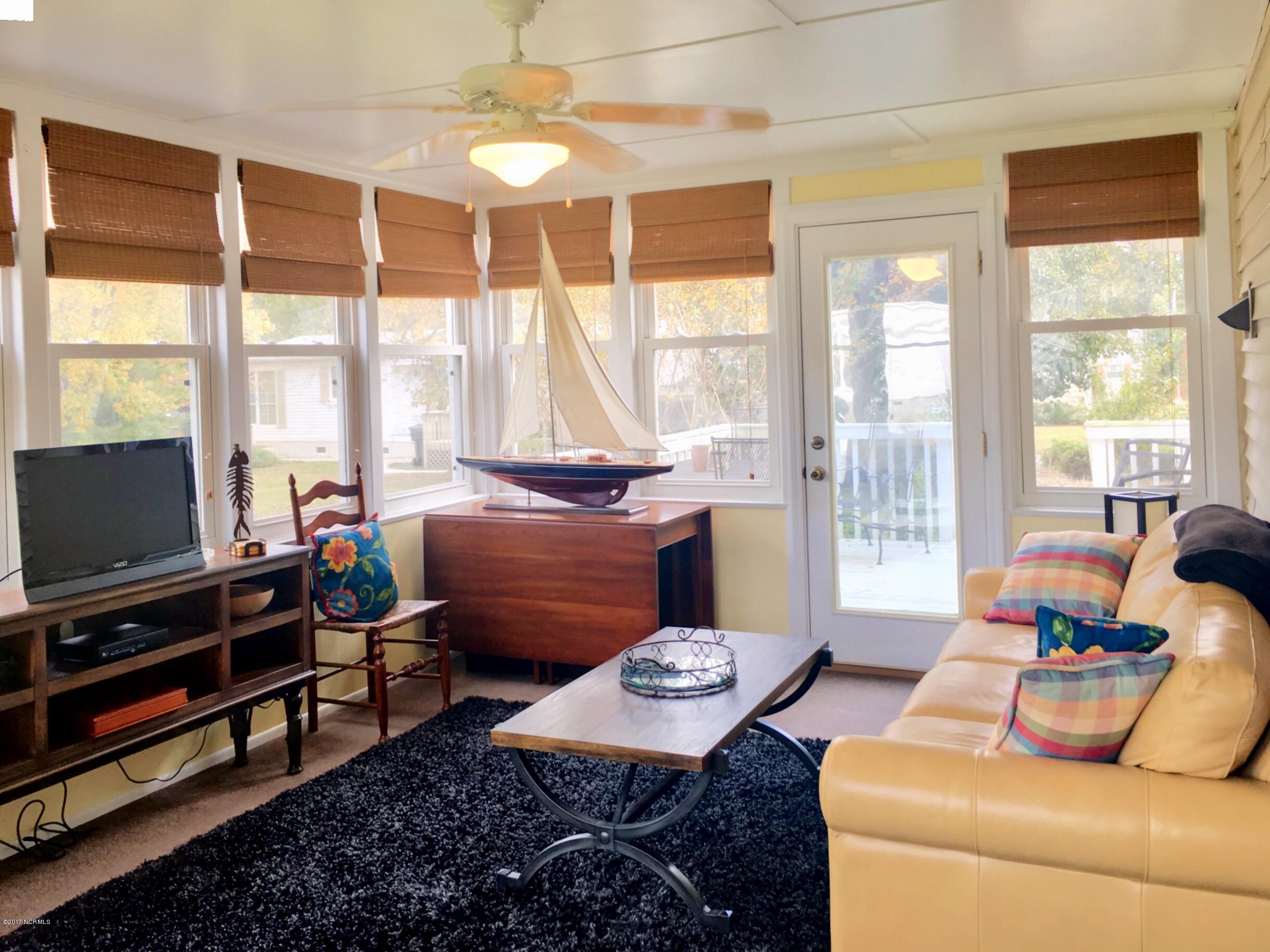 407 Quartermaster Court Hampstead, NC 28443 - Photo 24 of 25 Sunroom 2