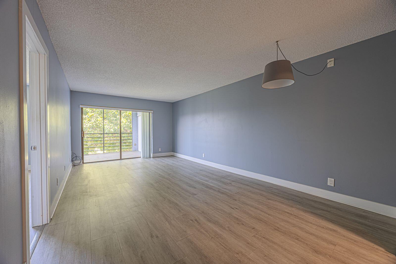 9440 Southwest 8th Street, Unit 417 Boca Raton, FL 33428 - Photo 5 of 26 9940 SW 8th St (Living Rm1)