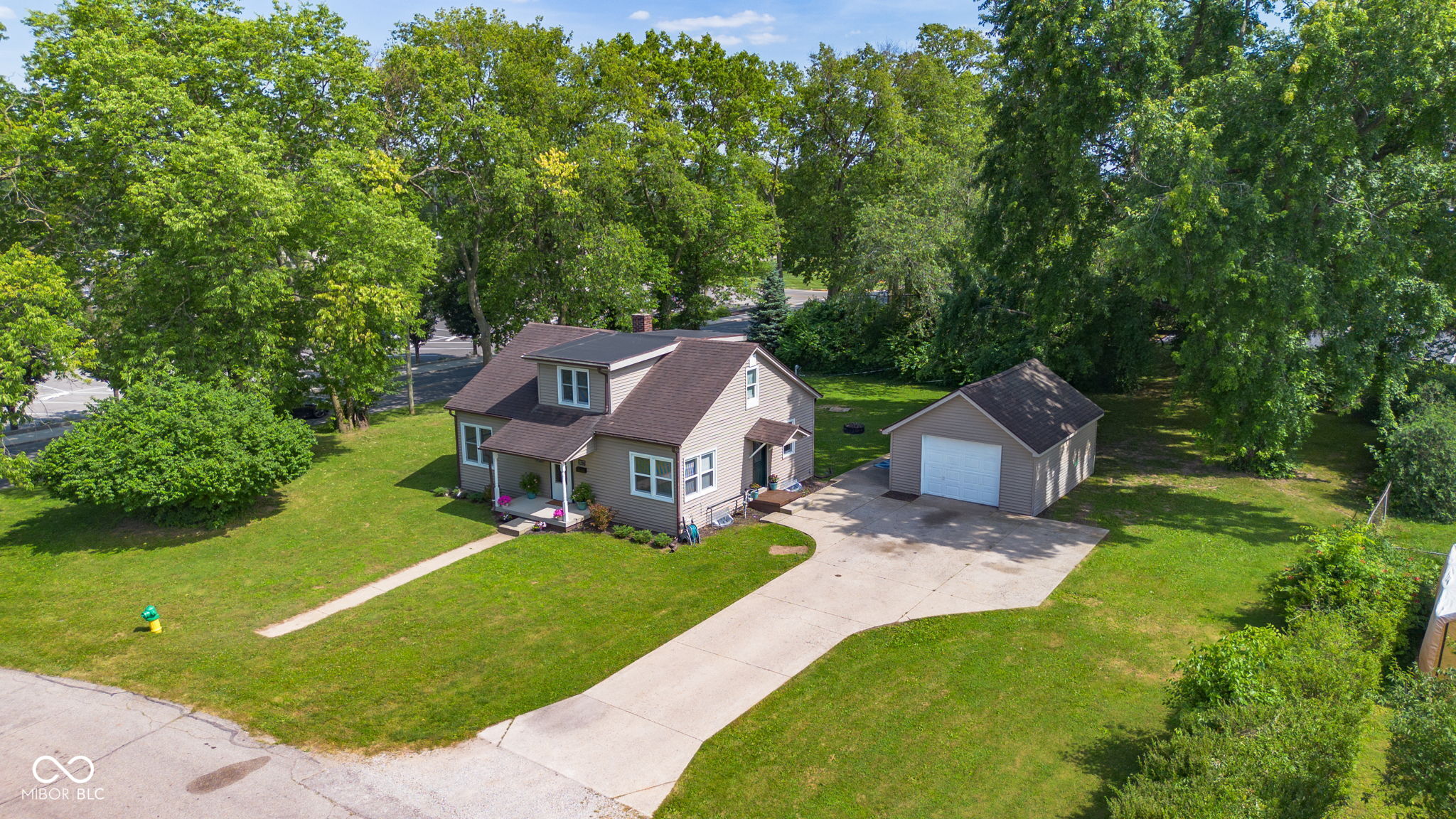 3127 13th Street Columbus, IN 47201 - Photo 3 of 30