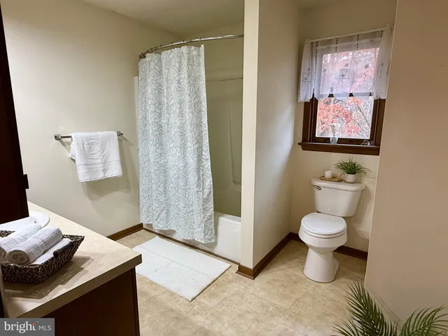 $474,900 | 988 Tub Run Hollow Road, Hedgesville, WV 25427