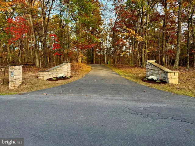 $474,900 | 988 Tub Run Hollow Road, Hedgesville, WV 25427