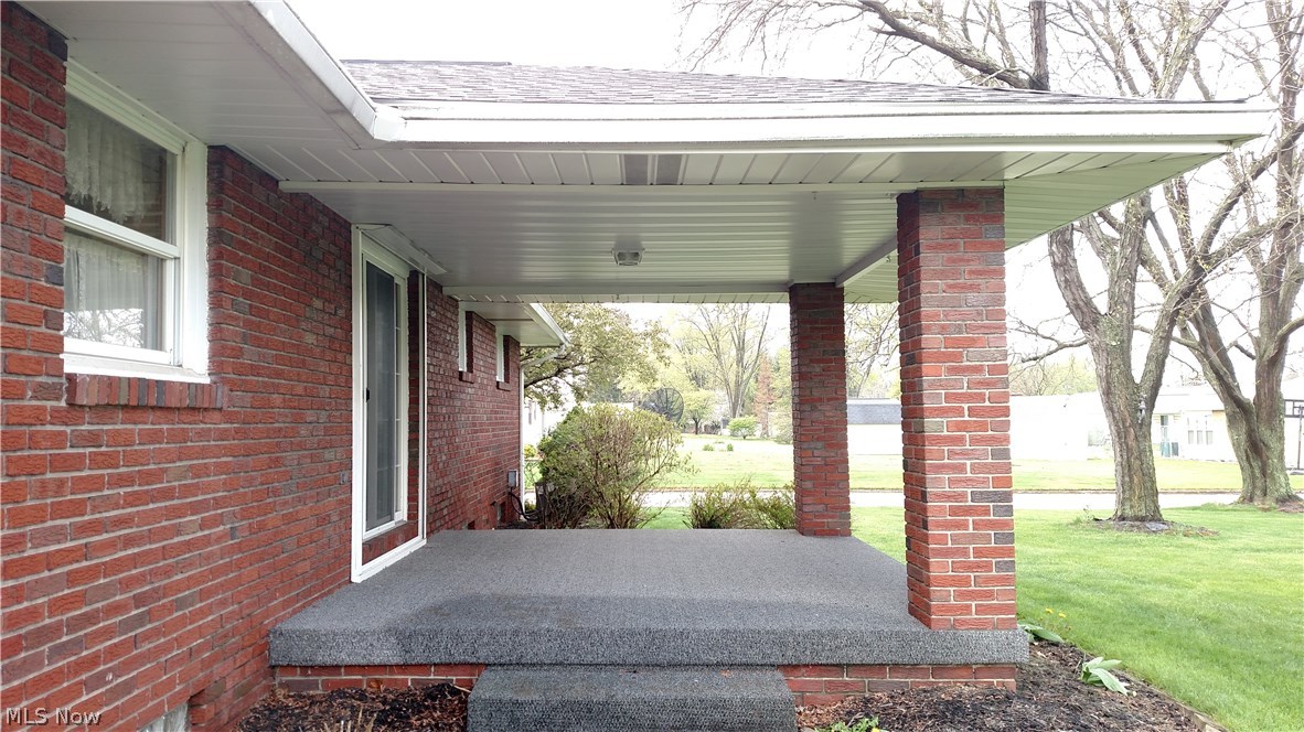 640 Robinson Road Campbell, OH 44405 - Photo 4 of 19 Gallery Image 4