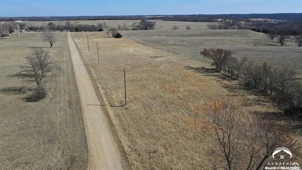 $9,000 | 8989 Greenwood Avenue, Ozawkie, KS 66070